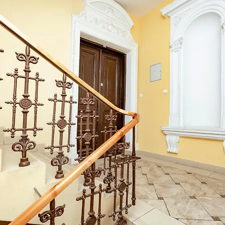 Wspolna 54a - Bezplatny Parking 450m - Balkon * 바르샤바