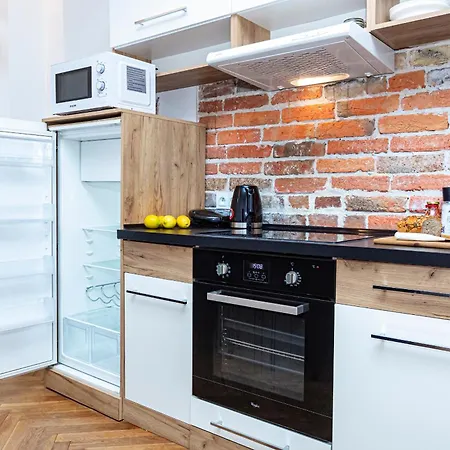 Wspolna 54a - Bezplatny Parking 450m - Balkon * 바르샤바